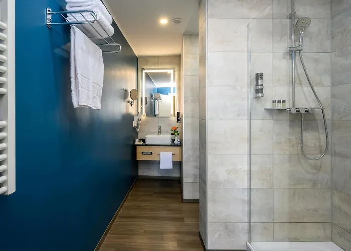 Отель Leonardo 4*