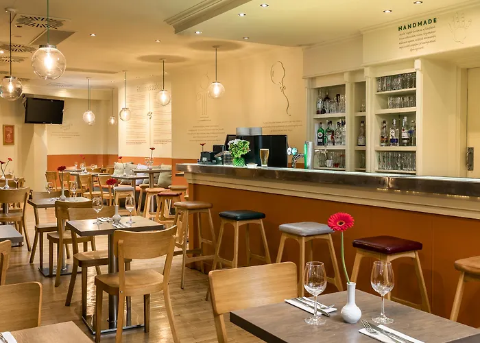 מלון Leonardo 4*