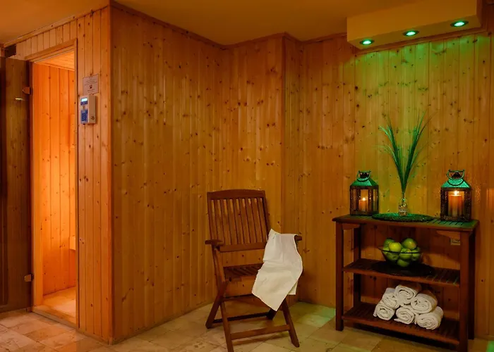 מלון Leonardo 4*